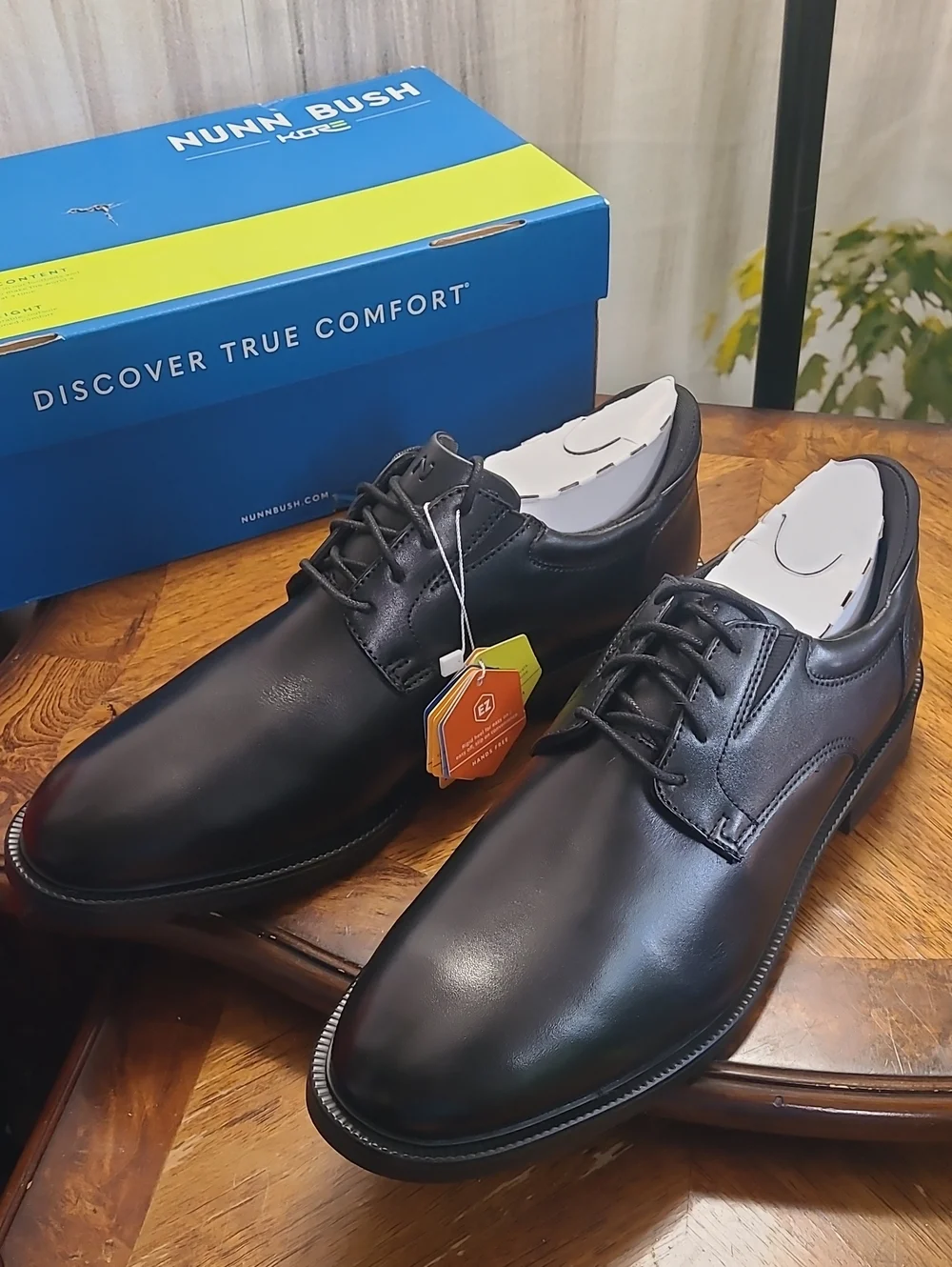 New in box! Nunn Bush Kore Icon Mens 10.5 XW very wide black Oxford dress shoes